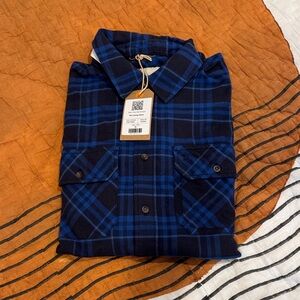 Duck Camp Men’s Camp Shirt Size Medium NWT